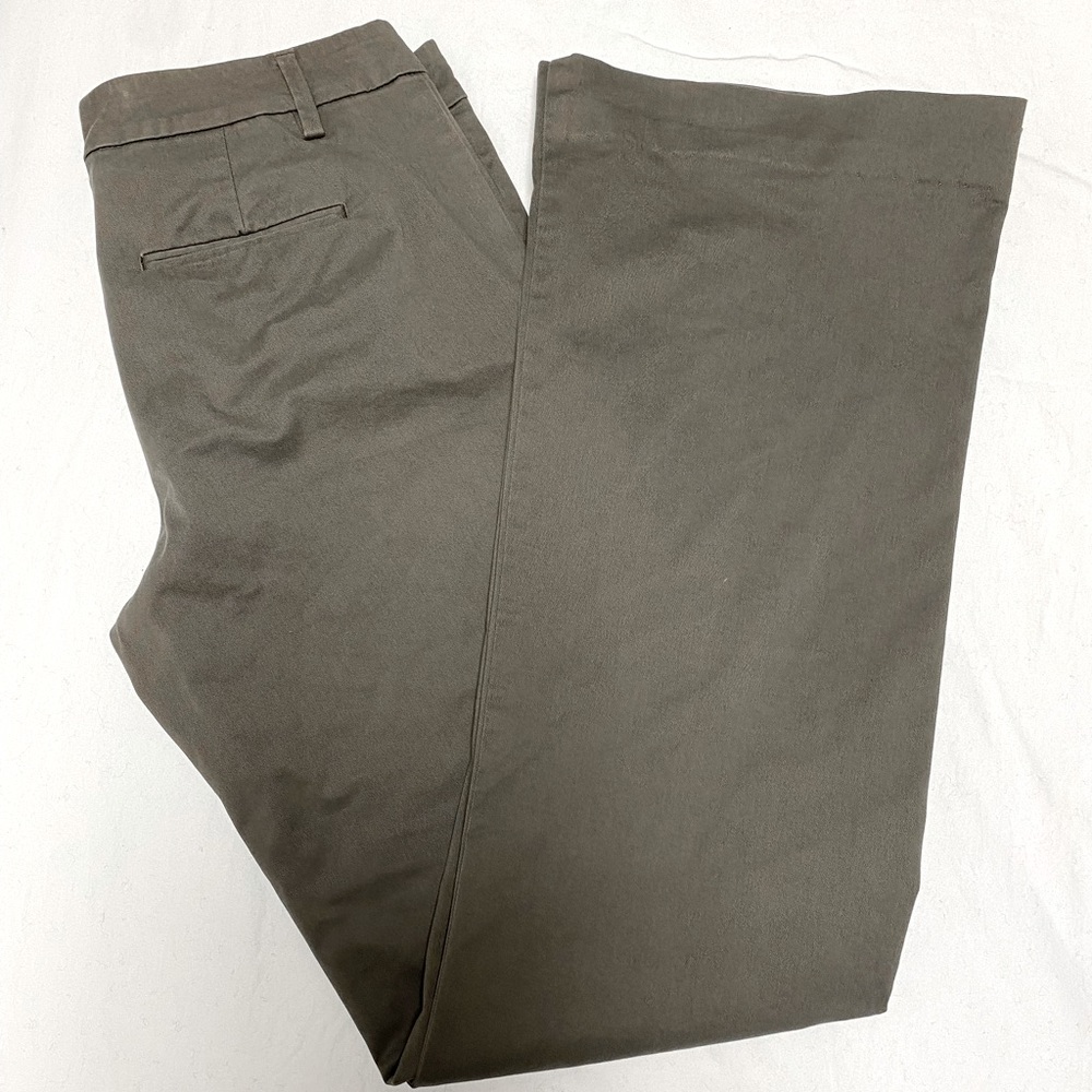 3/$20 The Gap long khaki’s